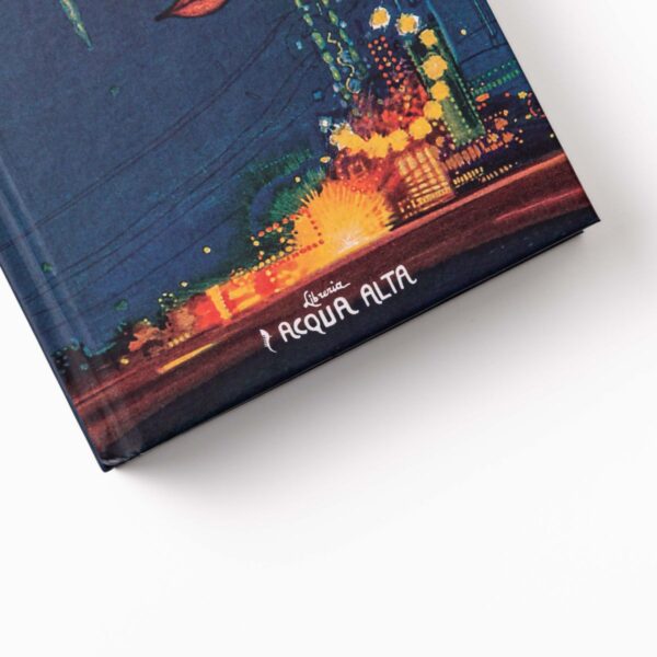 Dettaglio della copertina de Il Grande Gatsby con luci della città e logo Libreria Acqua Alta