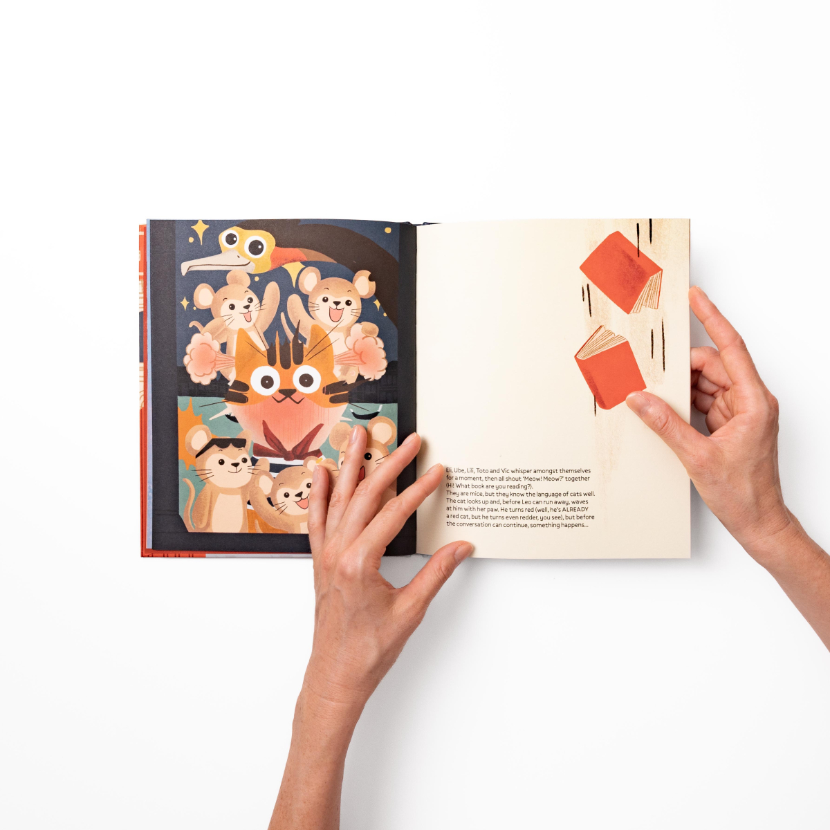 Leo e il mistero del campanile – illustrazione interna Pagina interna: Leo circondato dai topolini veneziani tra i libri che cadono
